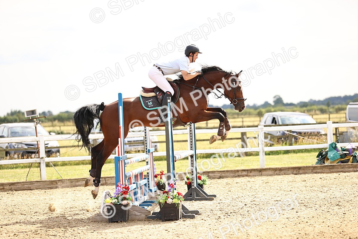 SBM_002438 - Class 18 - Ariat Senior British Novice- 90cm Open