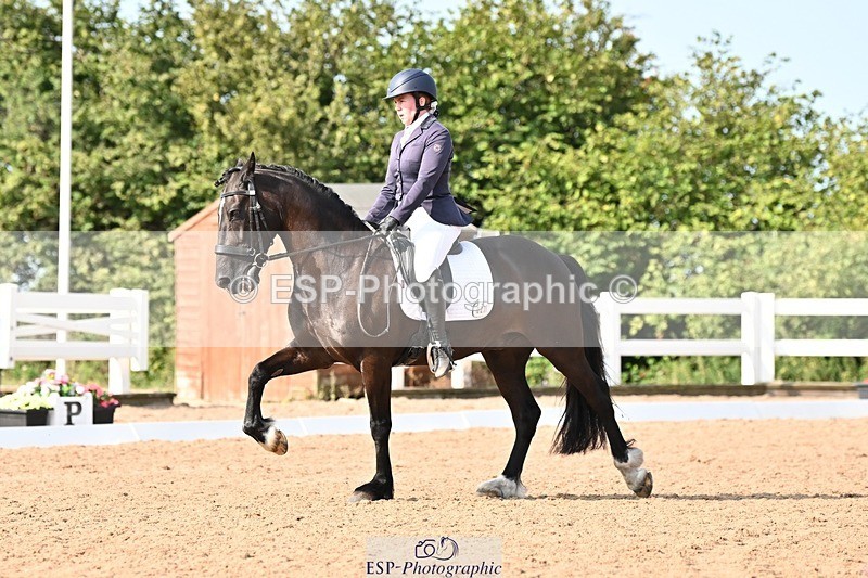 250815-095116-00219 - 027-Samantha.PringTongwynlais.Moon.Dancer