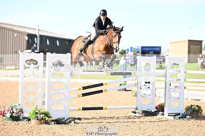 240913A-161100-05178 - Cls 18 National 1.40m Open