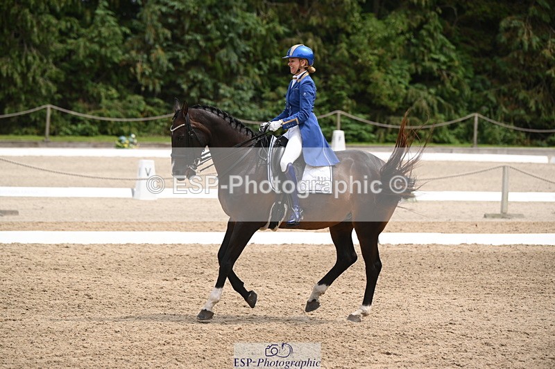 250719A-140203-05861 - 038-Natasha.Collings-Costello-Dovevale.Tender.Dove