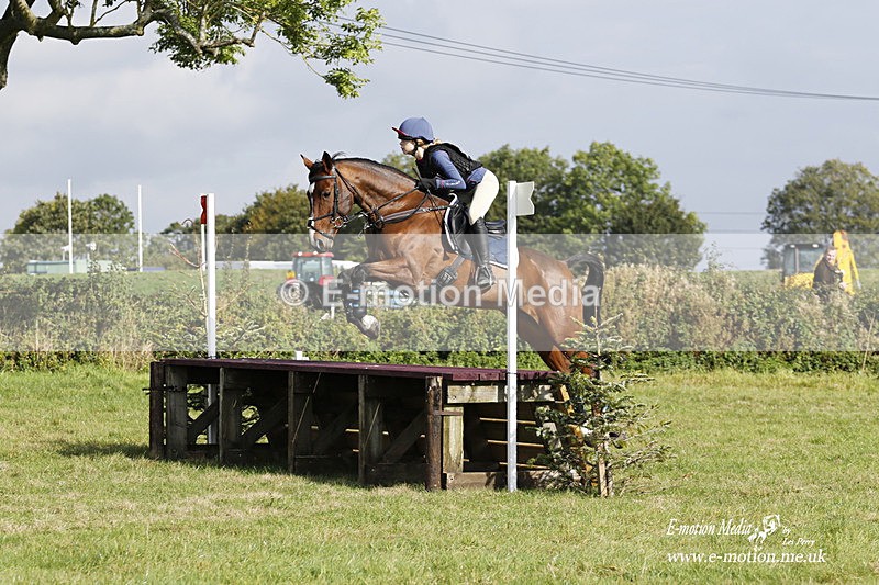  WWHT 171021 2940 - Intermediate (0.90m)  17/10/21