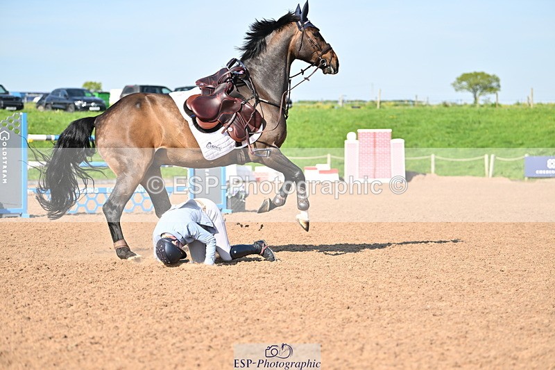 240510A-171300-09417 - Cls 24 National 1.40m Open