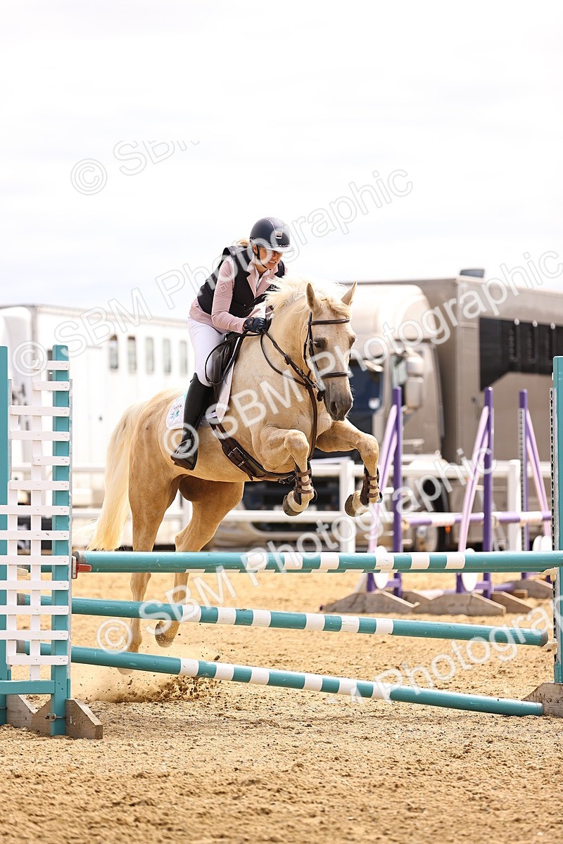 SBM_000405_Class 3 - Senior British Novice - 90cm - Steph