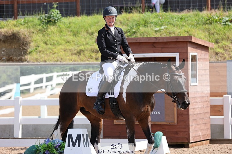 240816A-120929-04364 - 191-Sarah.Tancock-Fairly.Smart