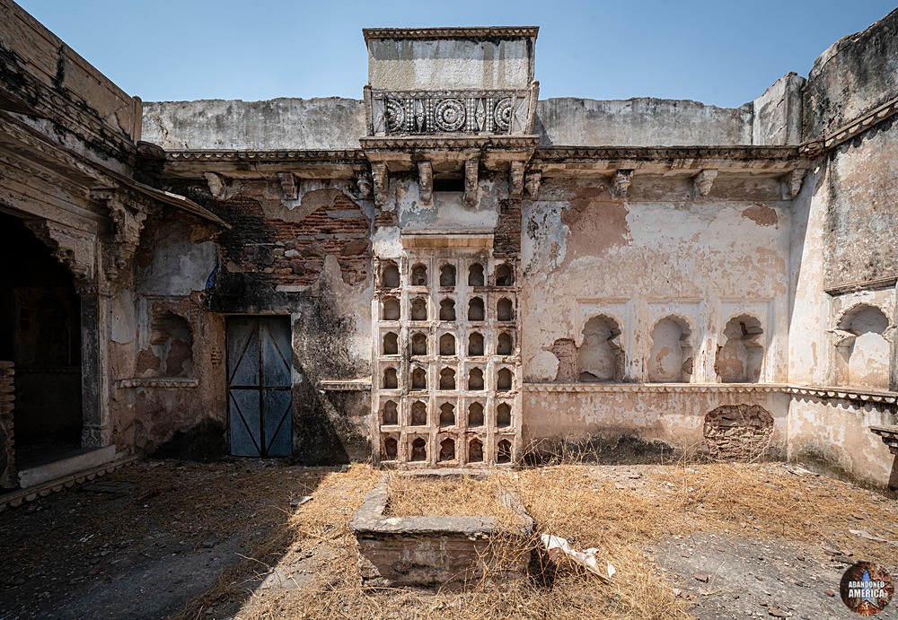 Abandoned Cannon Factory, India | Rooftop Courtyard - ABANDONED INDIA