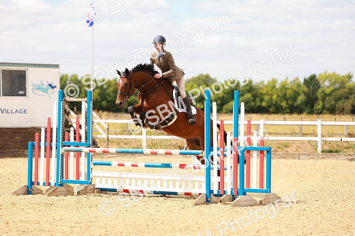 SBM_006247_Class 3 - Senior British Discovery - 100m - Customer Cart - Lorna
