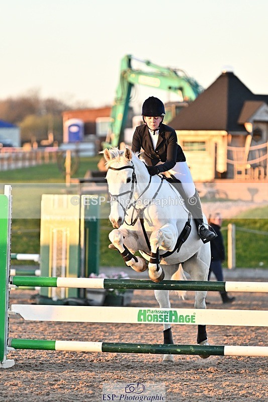 250401-192717-01017 - 90cm Classes