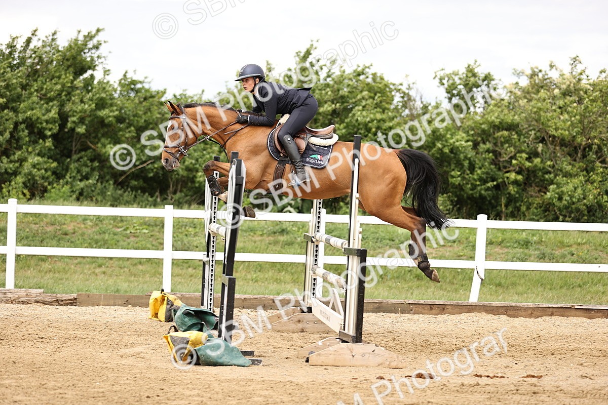 SBM_003311 - Class 11 - Senior Newcomers - 1.10m