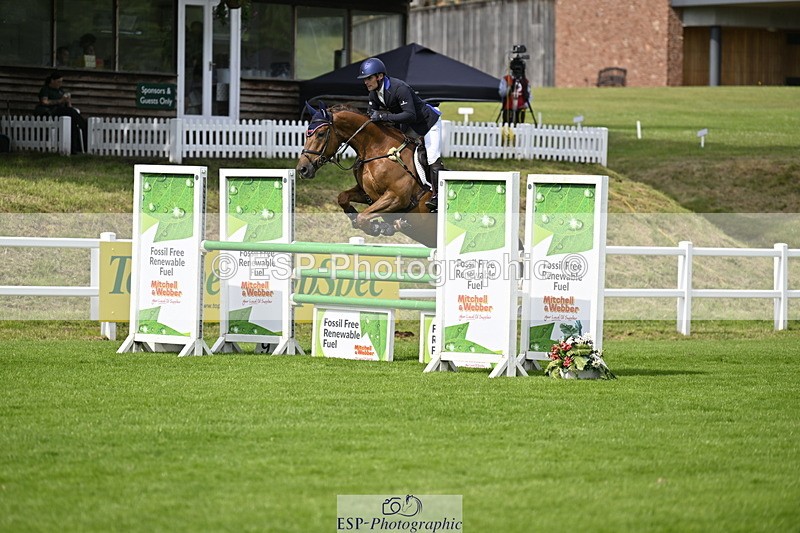 250613A-101129-00326 - Cls 1 Snr Newcomers and 1.10m Open