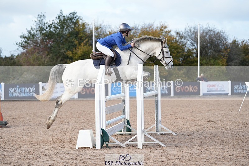 251025-141721-00614 - Cls 13 Pony Foxhunter and 1.10m