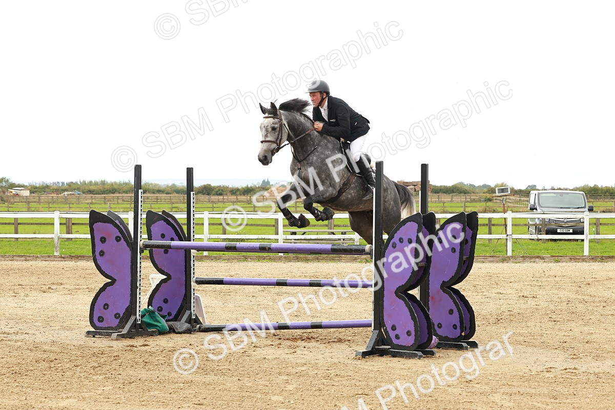 1I0A8110 - Class 5 - Senior Foxhunter 1.20m