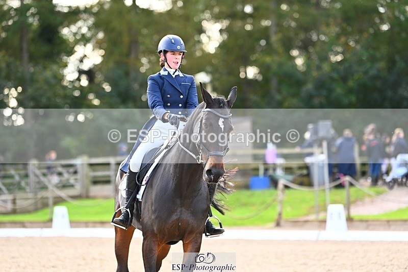 231021-143350-17872 - 358-ROYALE.MESSENGER-Anna.Singer-DR