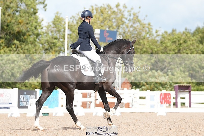 250906-115515-02059 - 034-Jasmine.SmithNigrasine.Rain