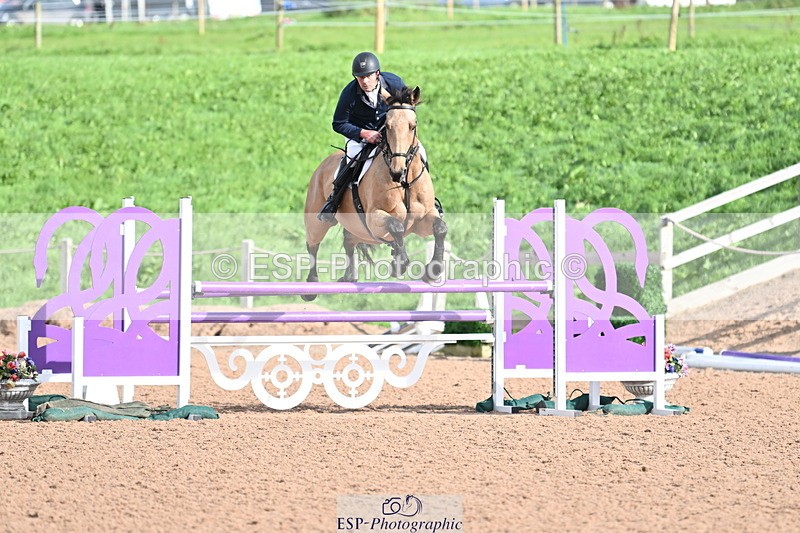 231014A-105436-04252 - Cls 18 Newcomers & 1.10m Open