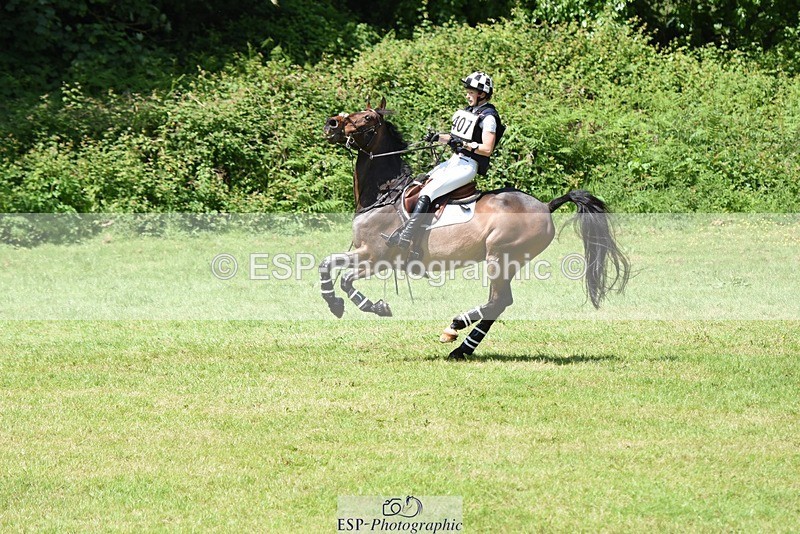 230528-112352-16184 - 407-KING_OF_THE_SWINGERS-Louise_Bradley-XC