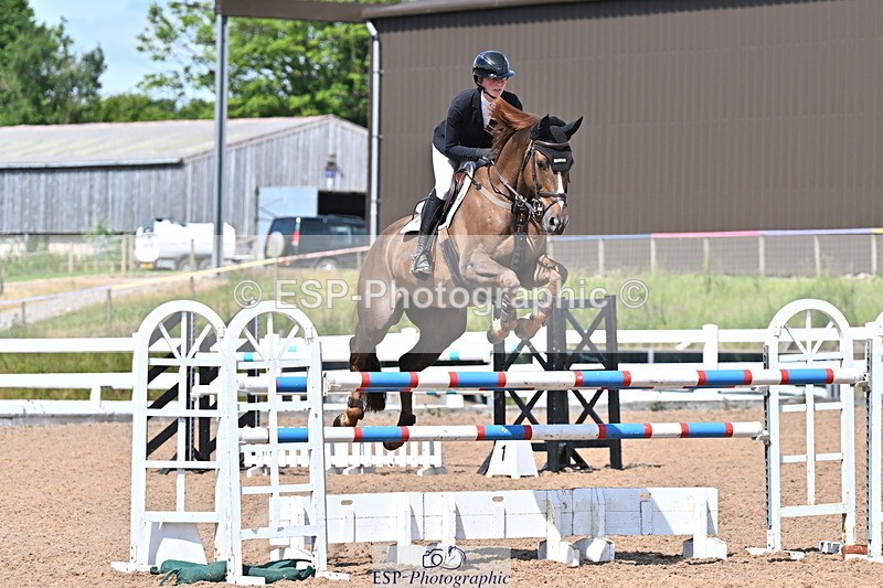 240619A-153811-00897 - Cls 5 Snr Foxhunter and 1.20m Open