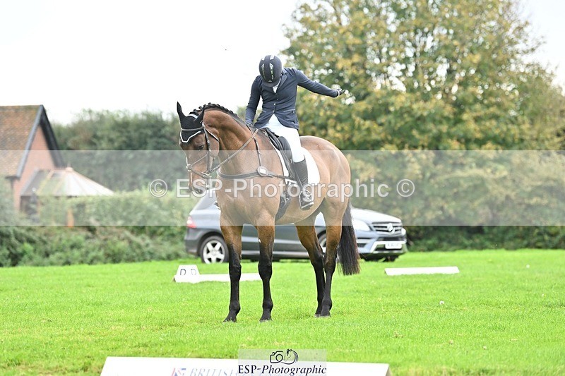 241024-143204-04337 - 582-Courtney.Romcke-JD.ON.THE.ROCKS