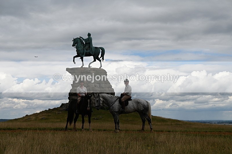 DSC_9433 - Time at Statue 15:11 to 15:58