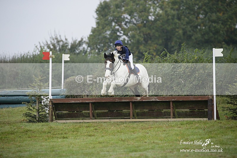 WWHT 171021 0211 - Novice Restricted (0.80m)  17/10/21