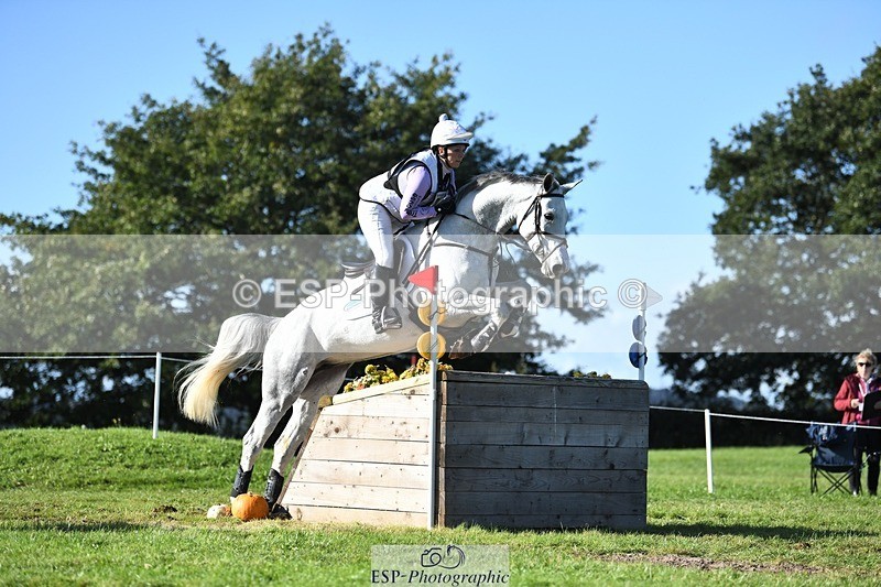 231022-112412-26210 - 250-COOLEY.COUTURE-Gemma.Stevens-XC