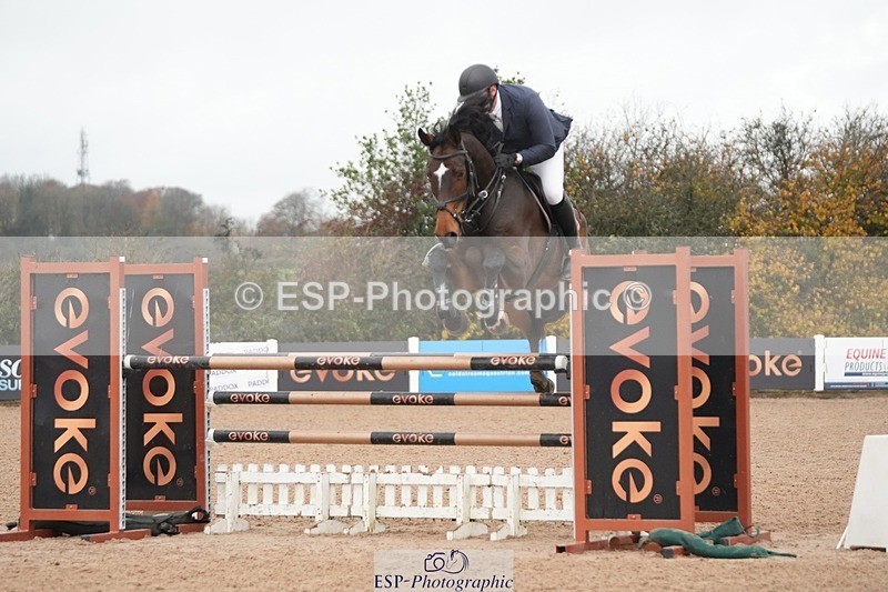 251107-130902-01085 - Cls 6 Foxhunter and 1.20m Open