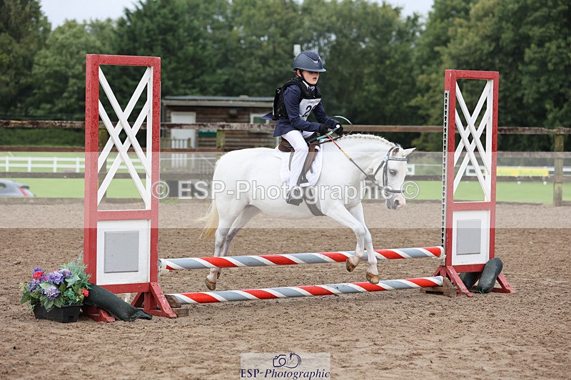 240822X-091915-00443 - 40cm R1 8.30 to 9.30