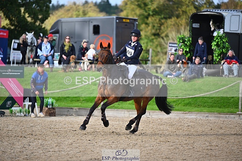 241027-143128-17923 - 509-Tichy.Sanders-SPARHANGER.VELVET