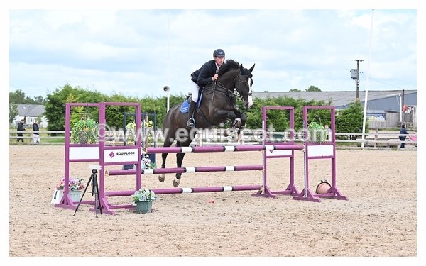 BPP_1149 - CLASS 4 FRI Newcomers/ 1.10m Open