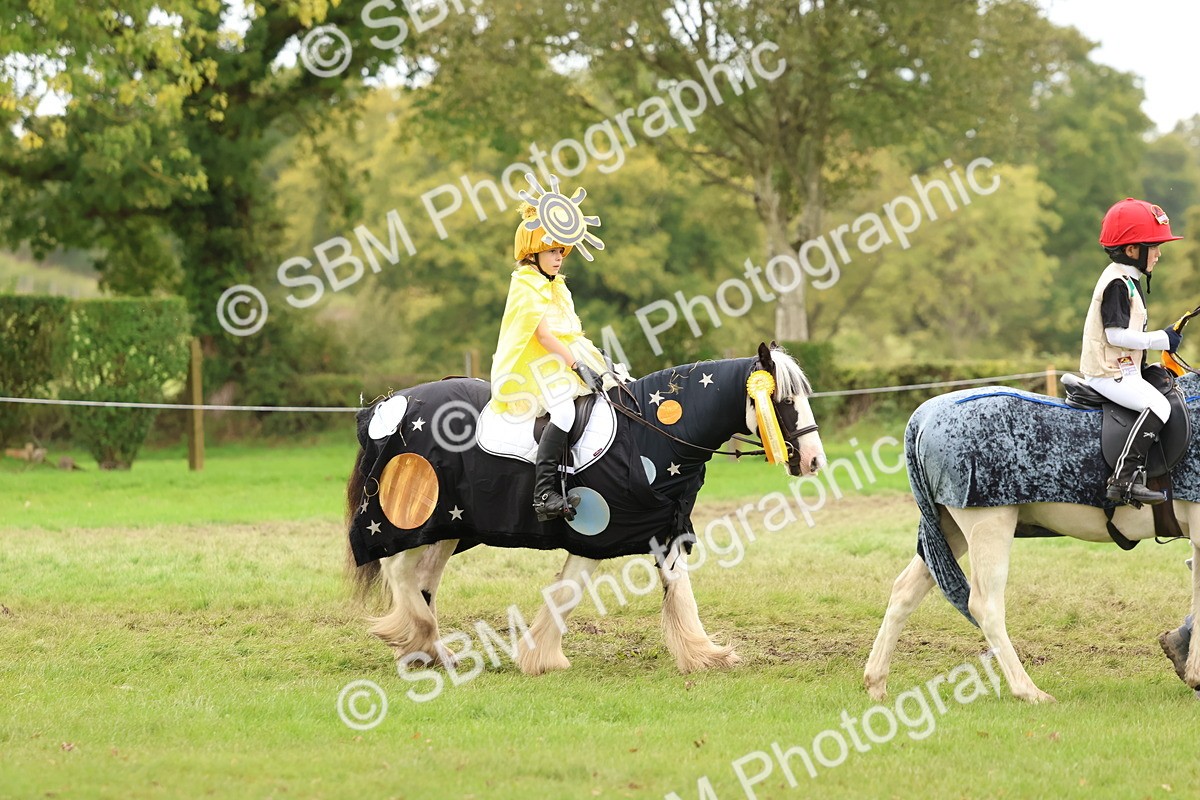 SBM_61736 - S37a - Fancy Dress Showing