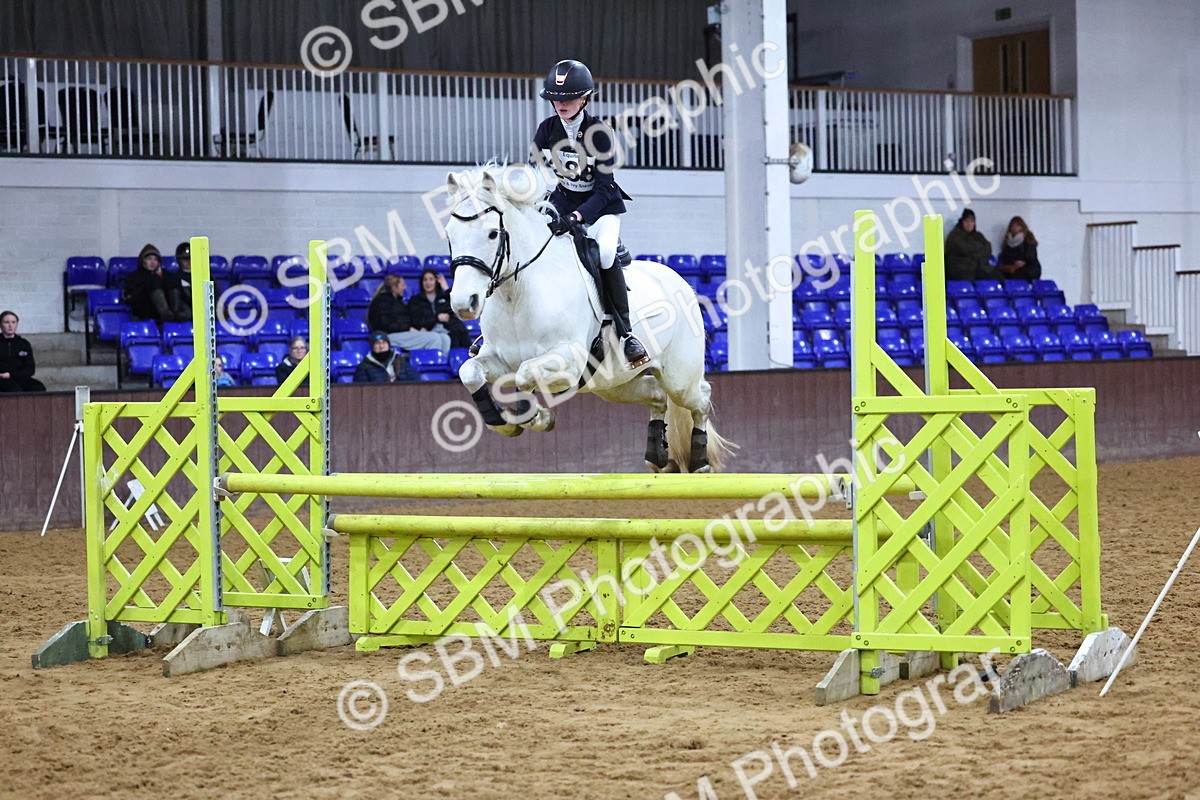 SBM_002673 - Class 6 - Holly & Ivy Stakes - 90cm