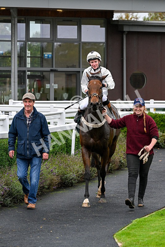 011025-Race 1-Edgewater Drive-0054 - Race 1