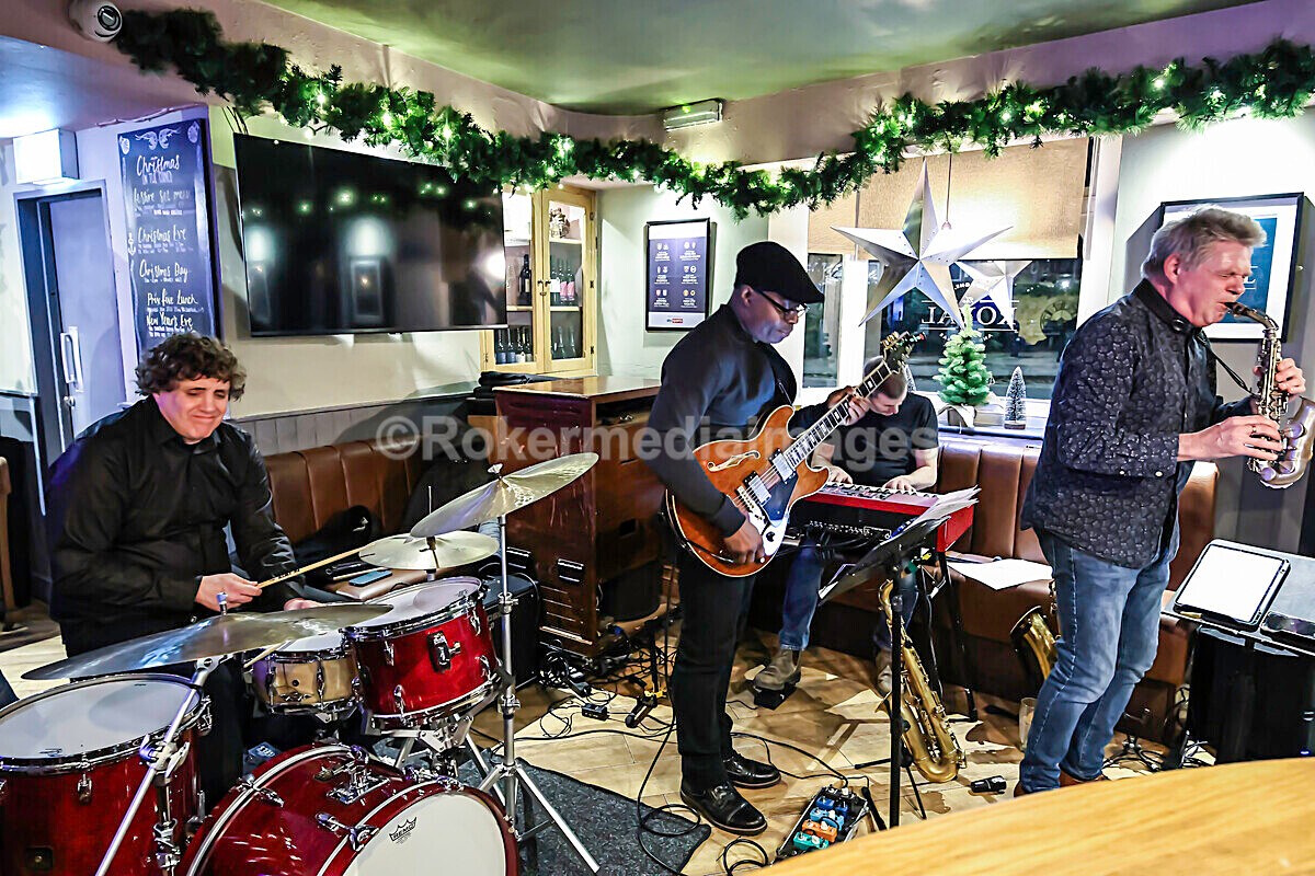 Derek Nash Dec 2025-34 - Derek Nash and Jonny Henderson Trio