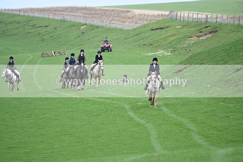 WJ6_9269 - Line Three