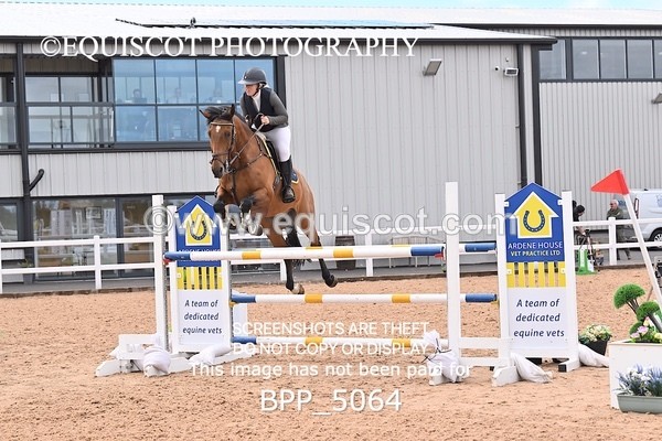 BPP_5064 - CLASS 7 THURS Redpost Equestrian Senior Foxhunter/1.20m Open