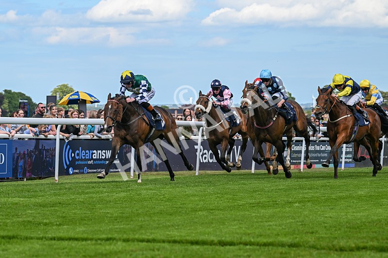 280525-Race 2-Bell Shot-4447 - Race 2