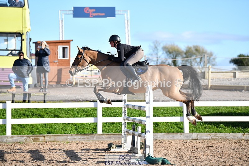 231110A-144816-00880 - Cls 6 Foxhunter & 1.20m Open