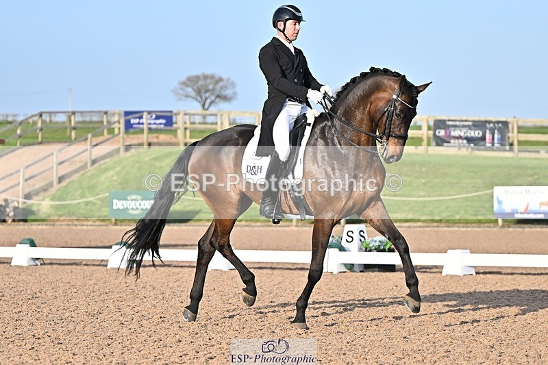 250404-181653-08592 - 159-Darren.Hicks-Tramontana.Tiger.Feet