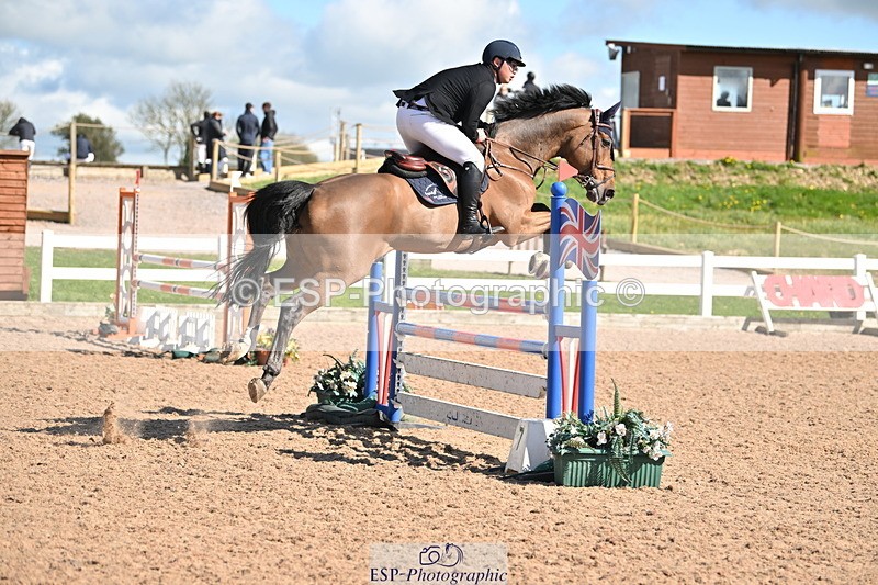 240419A-154012-08725 - Cls 14, 1 Star Bronze Tour 1.10m