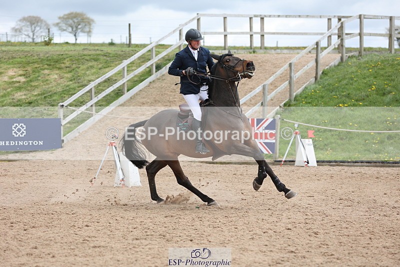 240419A-123853-07360 - Cls 6, 2 Star Medium Tour 1.35m