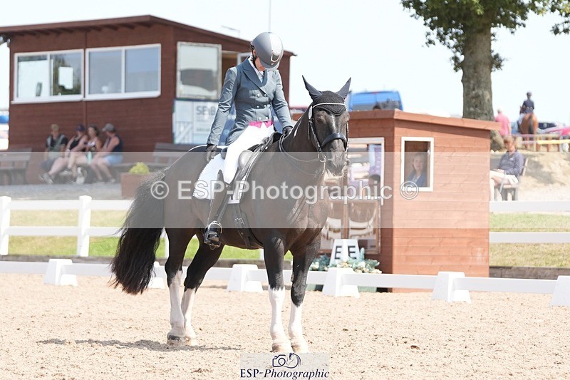 250817-122916-09079 - 163-Hannah.TownleyThe.Domino.Effect