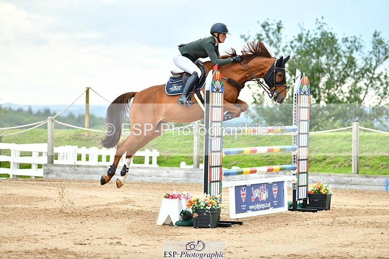 230720A-152825-03882 - Cls 9, 2 Star Big 1.40m Start to break