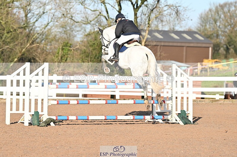 231210A-131212-02513 - Cls 20 Newcomers & 1.10m Open