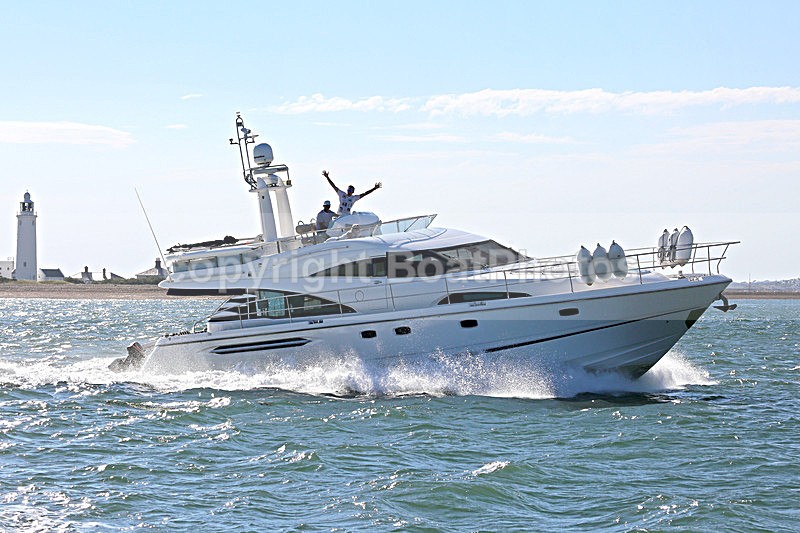 160719 DROP IN THE OCEAN - FAIRLINE SQUADRON Y92A7128 - Flybridge Cruisers