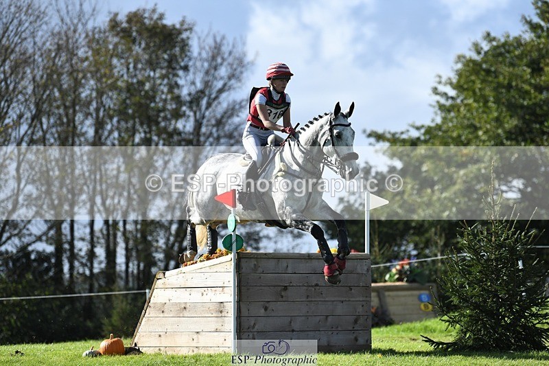 231022-125618-28637 - 316-I.ELLIE.JAY.BUMBLE-Henrietta.Ewell-XC