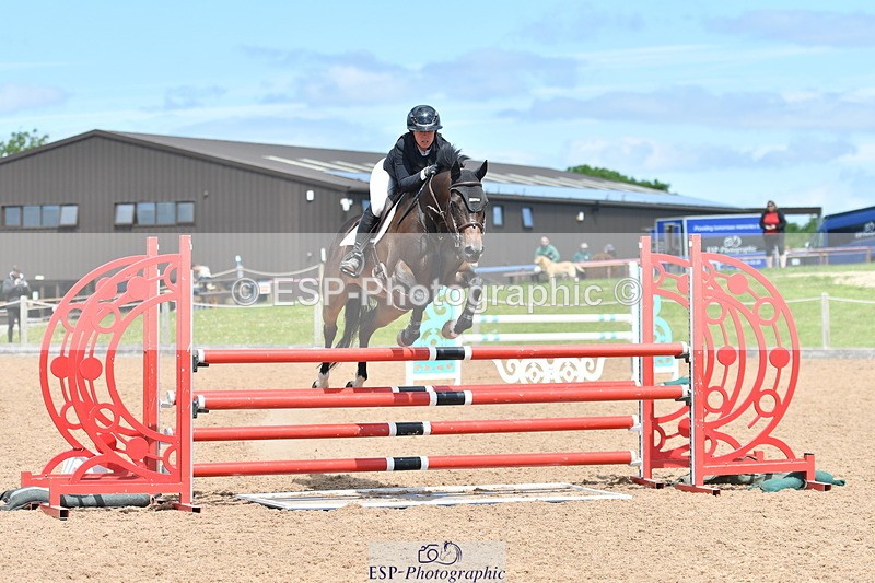 240609A-113721-04649 - Cls 17 Snr 1.05m Open