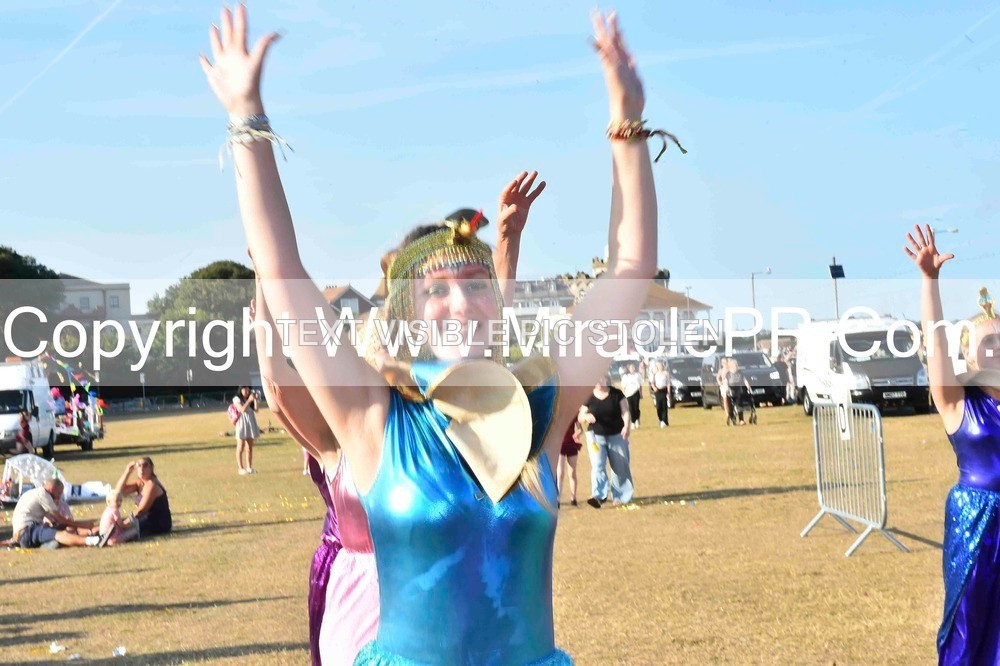 SH4_3327 - Carnival Procession.
