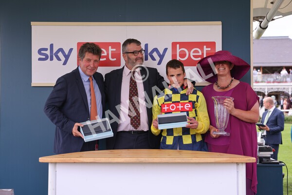 yr17082022r5-81 - Race 5 4.10pm Sky Bet Stayers Stakes