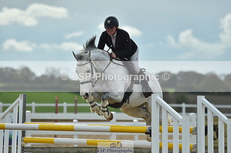 231111A-132430-02130 - Cls 12 Newcomers & 1.10m Open