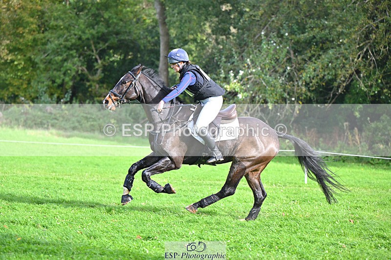 241025-125732-08344 - 130-Imogen.White-BE.TOUCHABLE