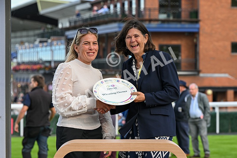 160926-Race 6-Roku Nana-1576 - Race 6 4.50pm EBF Fillies' Restricted Novice Stakes